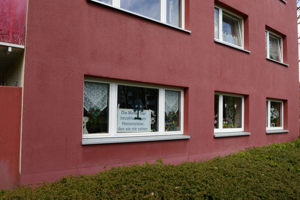 Barkenberger LEG Mieter beklagen Missstände mit Plakaten in ihren Fenstern