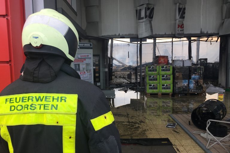 Dorstener Feuerwehr hilft bei Großbrand in Oer-Erkenschwick