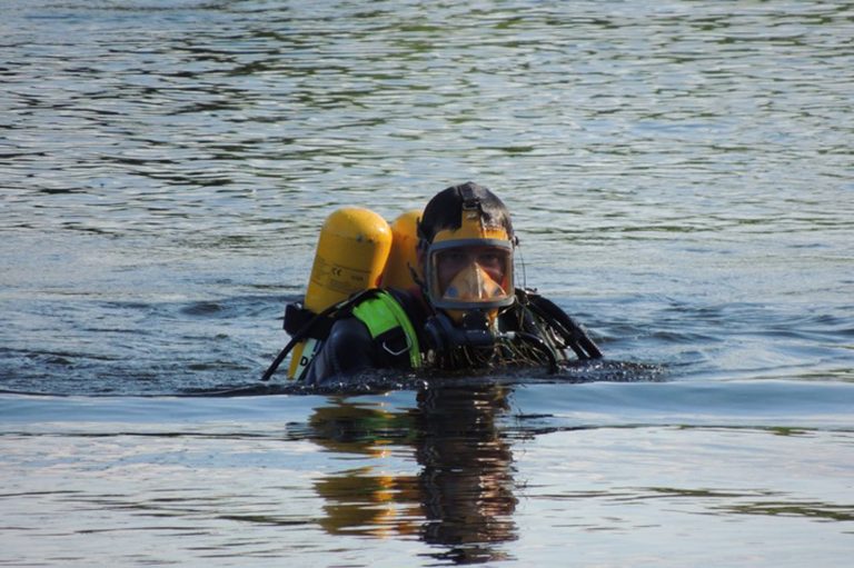 Dorstener Feuerwehr mit Taucherstaffel im Kreis unterwegs