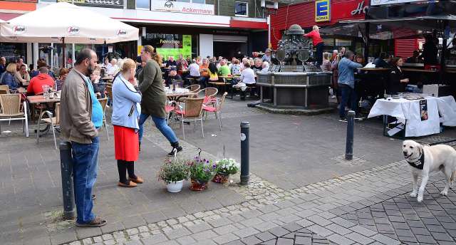 Biergartenatmosphäre vor Honsel Blumenfest Dorsten Holsterhausen 2018