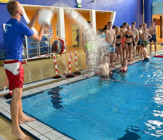 Freier Eintritt im Atlantis Dorsten-Geschenk von Bürgermeister Stockhoff