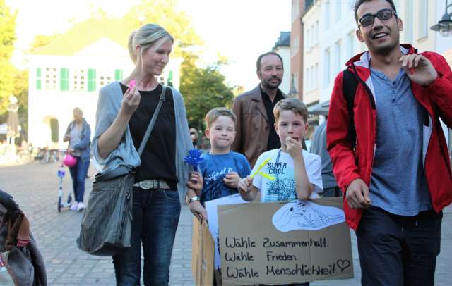Eine Botschaft, die für mehr Toleranz und Akzeptanz in der Gesellschaft steht. Flashmob Dorsten 2018 (1)