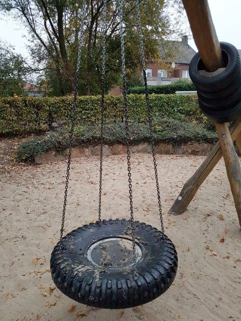 Unbekannte beschädigen Spielplatz in Dorsten