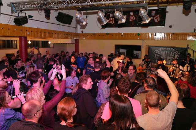 Weihnachtskonzert mit HOTrockt Im HOT Haus der Jugend Holsterhausen