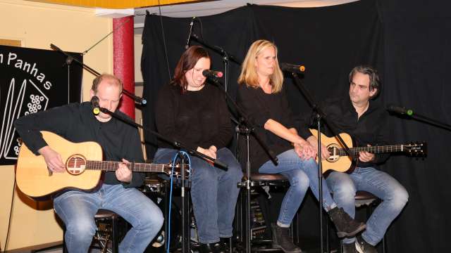 Weihnachtskonzert mit HOTrockt Im HOT Haus der Jugend Holsterhausen