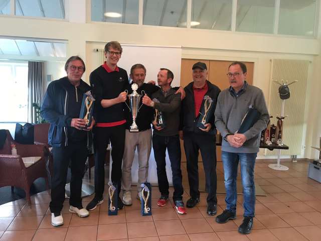Dorstener Golfer ermittelten auf der Anlage des GC Schwarze Heide ihre Stadtmeister 2019. 