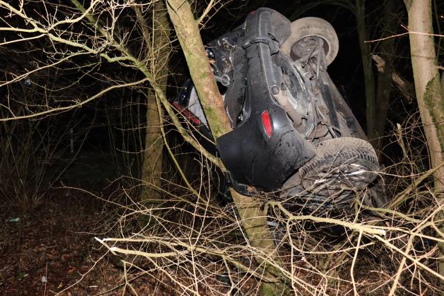 Drei Schwerletzte bei Unfall A43