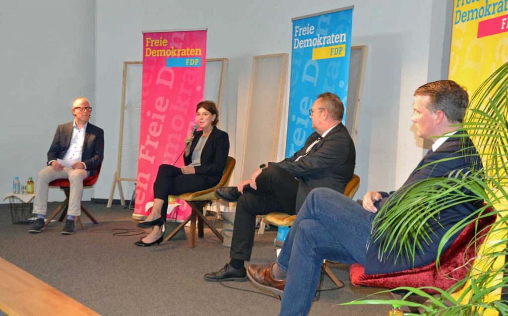 Ministerin-Gebauer-bei-der-FDP-Dorsten