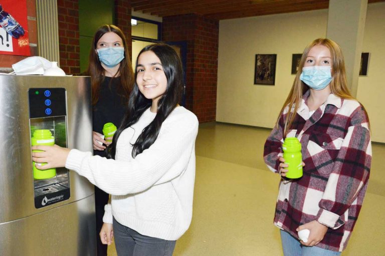 Neuer-Wasserspender-in-der-Gesamtschule-Wulfen