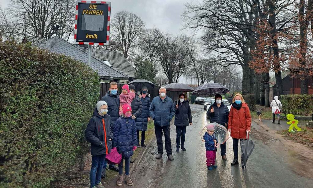 Tempomesstafel-Am-Sägewerk-in-Lembeck