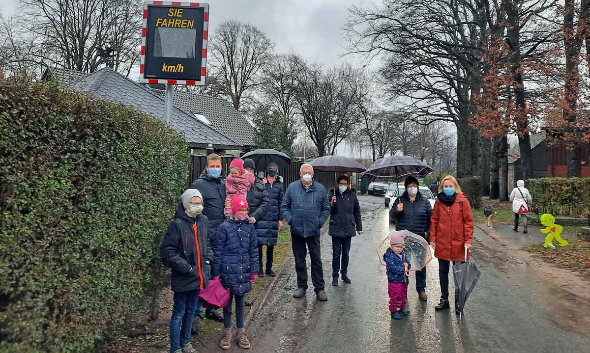 Tempomesstafel-Am-Sägewerk-in-Lembeck