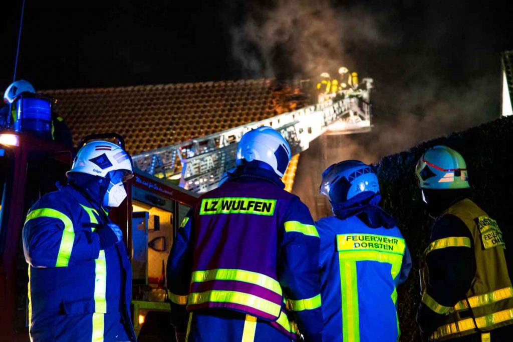 Feuer Wohnhaus Wulfen Feuerwehr Dorsten 