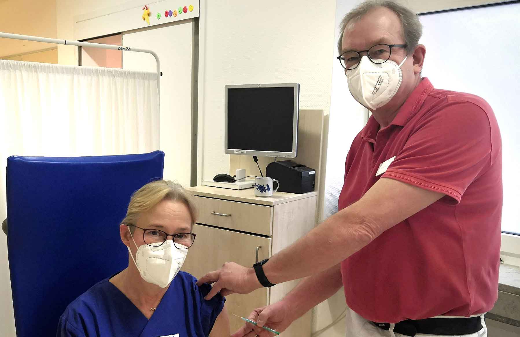 KKRN_Foto_Startschuss-für-Corona-Schutzimpfung-im-Dorstener-Krankenhaus-Corona
