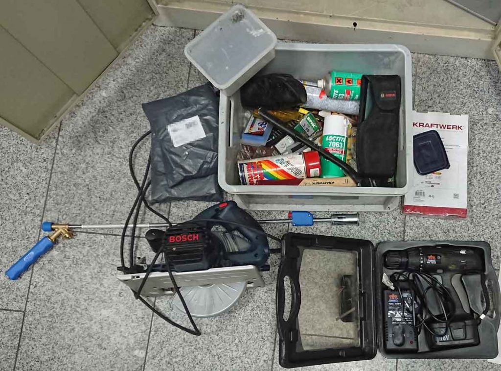 Fundkiste-mit-Werkzeug-in-Dorsten-gefunden