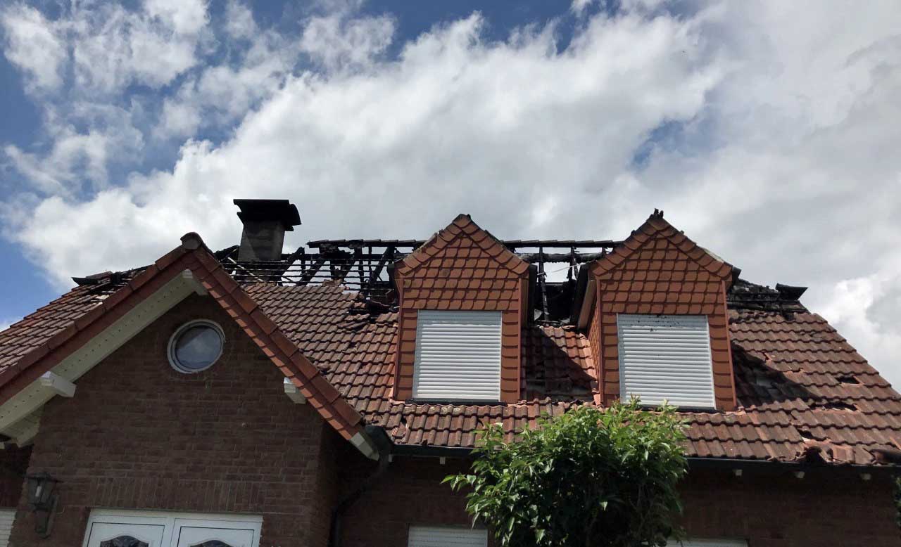 Dachstuhlbrand-Feuerwehr-Rhade