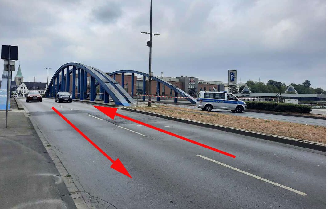Verkehr-Kanalbrücke-Dorsten-eine-Spur beide Richtungen
