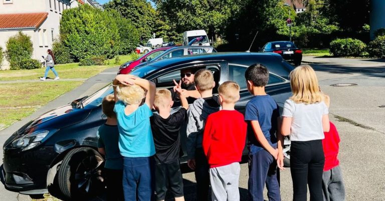 So kann man Kinder vor Fremden schützen