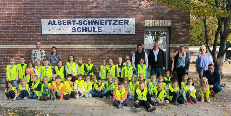 Albert-Schweitzer-Schule-Warnwesten