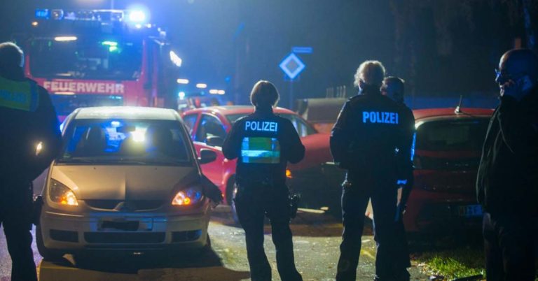 Pliesterbecker Straße: Unfall vor Tiefgarage