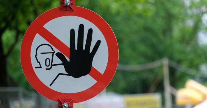 Warnung Absperrung Kampfmittelräumung