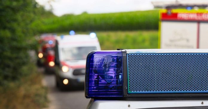 Polizei Feuerwehr Rettungskräfte Einsatz Katastrophe Unfall