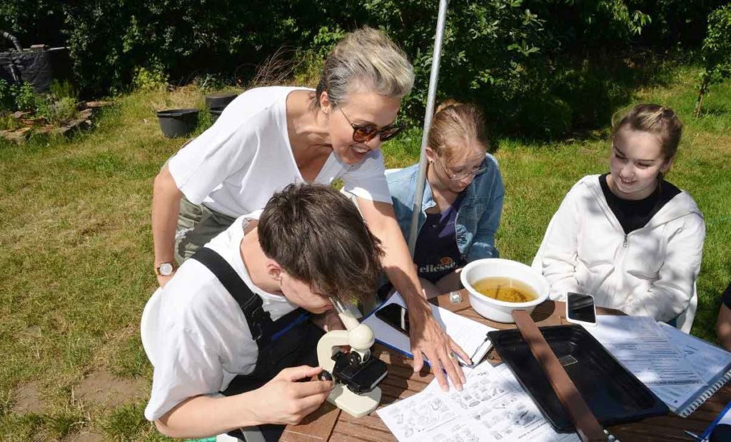 Rotary-Club-Dorsten-spendet-für-Schulteich