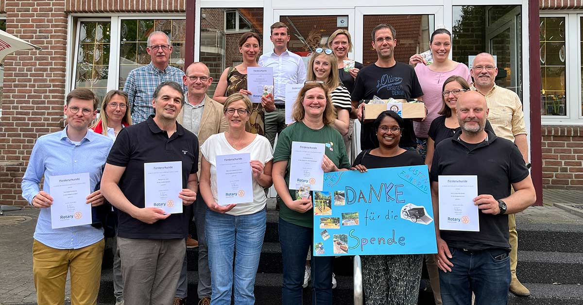 Rotary Club Preisübergabe Ostereier
