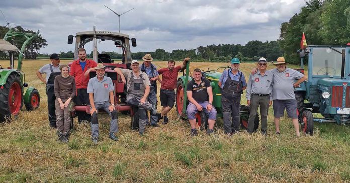 Oldtimerfreunde-Lembeck-Gruppenbild