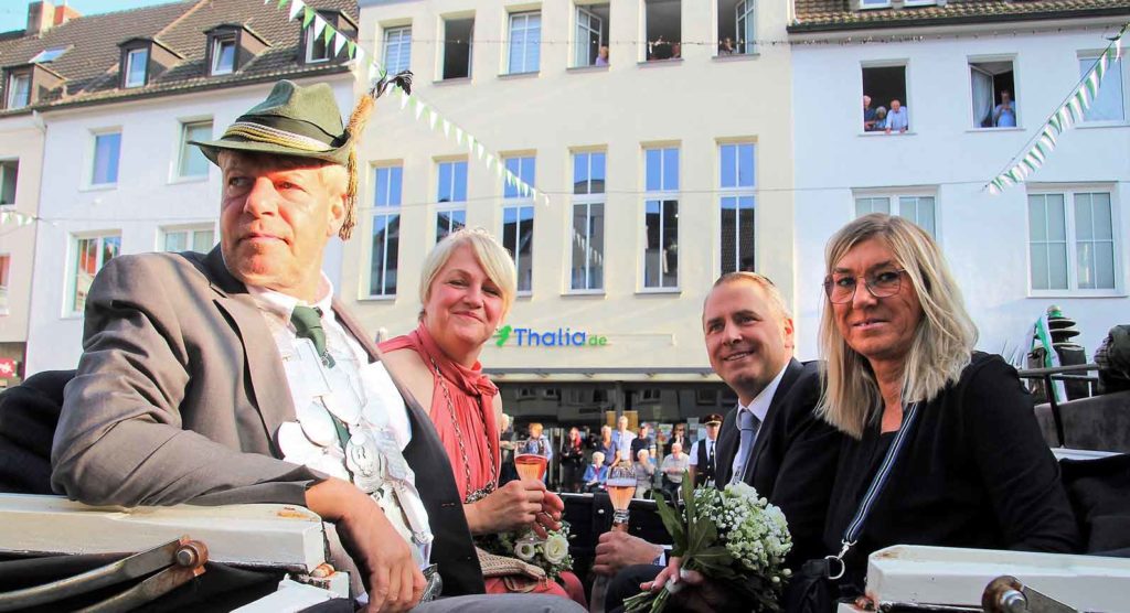 Altstadtschützenfest-2023-Kaiser-Alexander-Krauel-und-Königin-Anja-Bellendorf