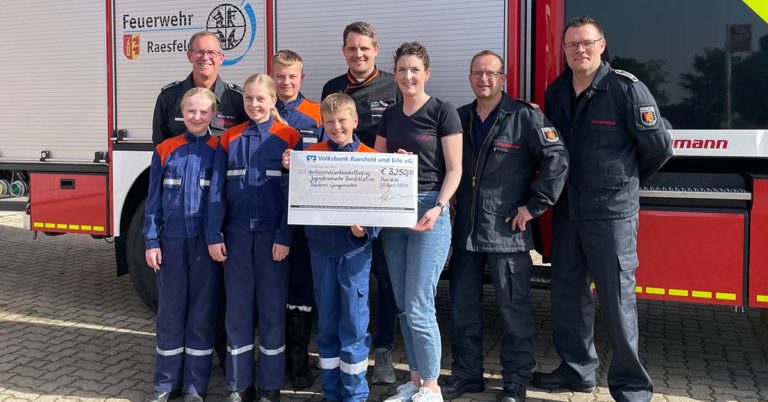 Bäckerei Spangemacher sammelt 3250 Euro für Jugendfeuerwehr Raesfeld