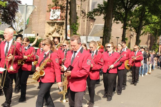 Vorparade Sch&uuml;tzenverein Holsterhausen-Dorf 2024