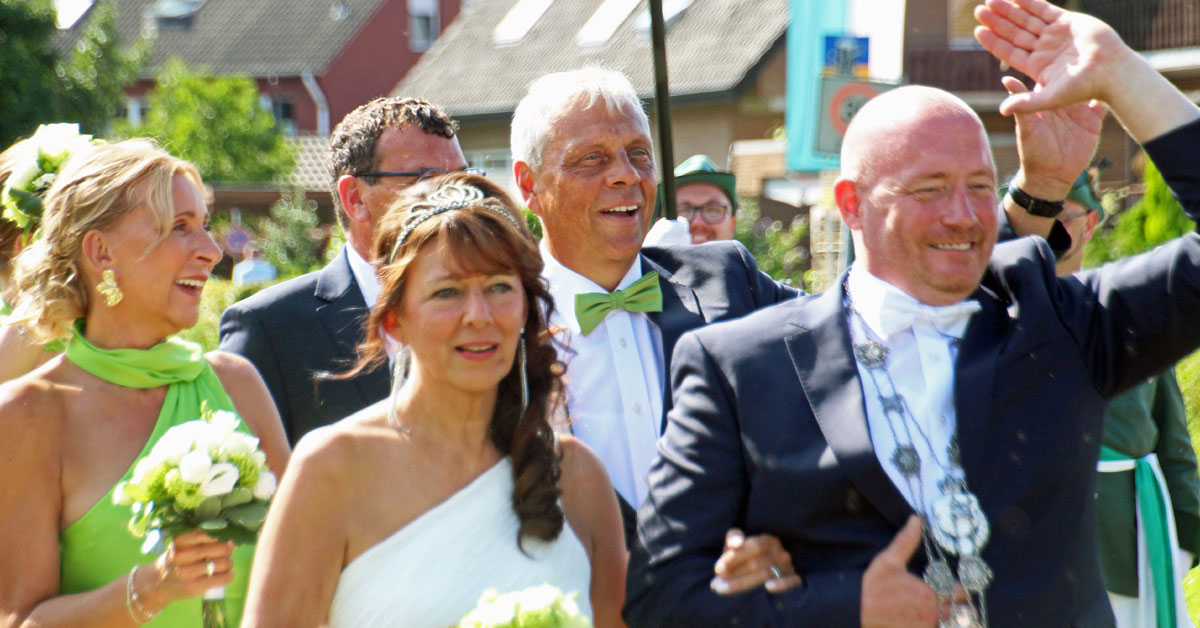 Schützenfestsonntag-Rhade-mit-Umzug-und-Parade