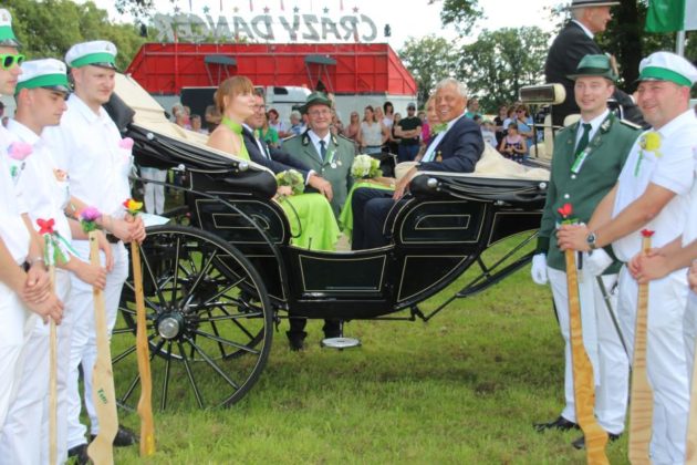 Sch&uuml;tzenumzug Rhade Sonntag 2024