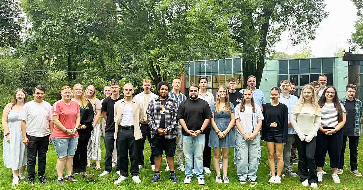25 neue Auszubildende starten bei der Stadt 2024