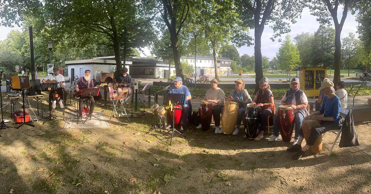 Congatanten und Kellerband