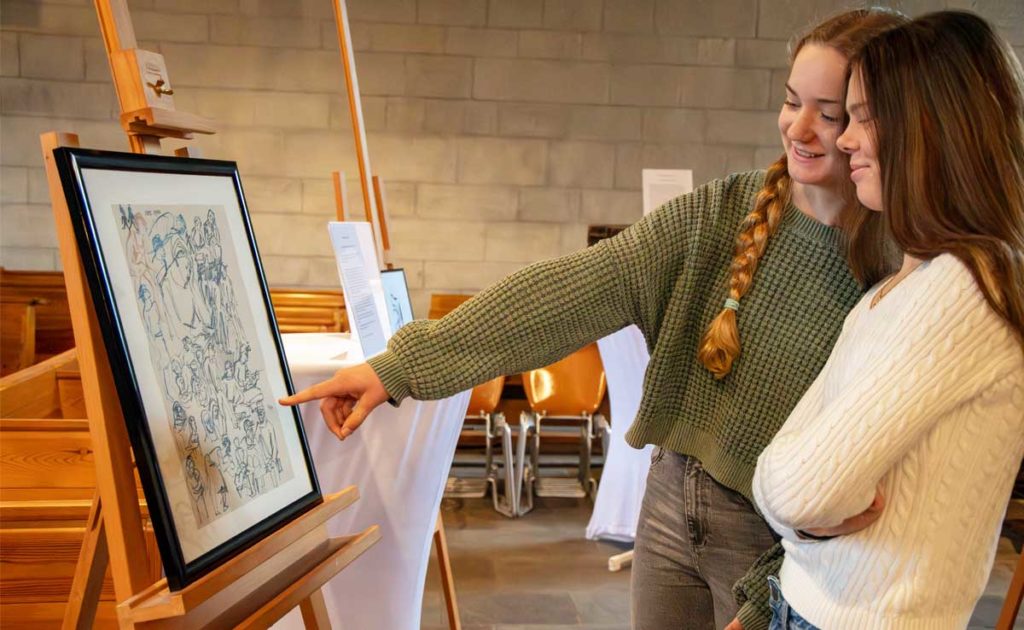 Interaktive Ausstellung in der Schulkirche des St. Ursula Gymnasiums