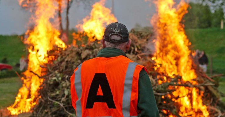 Osterfeuer Hervest Wasserstraße