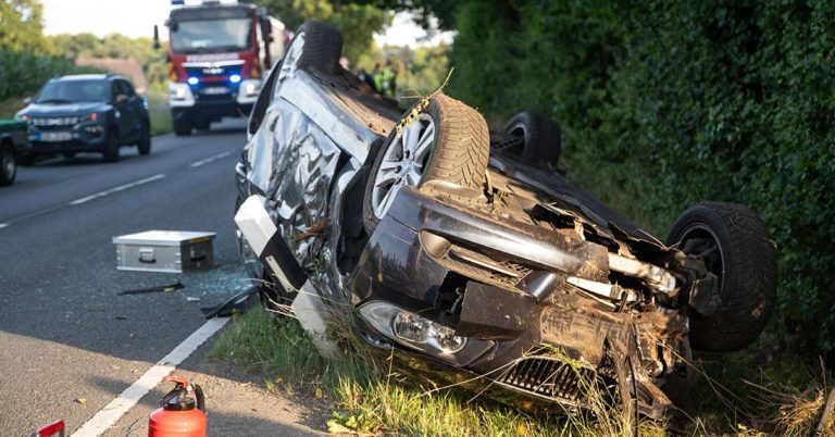 Unfall in Lembeck: Auto überschlägt sich auf Lippramsdorfer Straße
