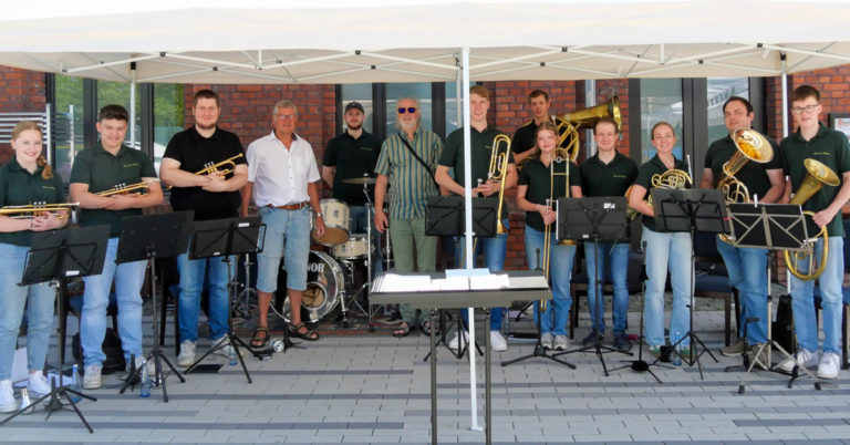 Kiss my Brass spielte am Bürgerbahnhof in Dorsten