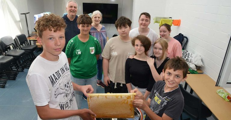 Honigschleudern und nachhaltiges Lernen an der Gesamtschule Wulfen