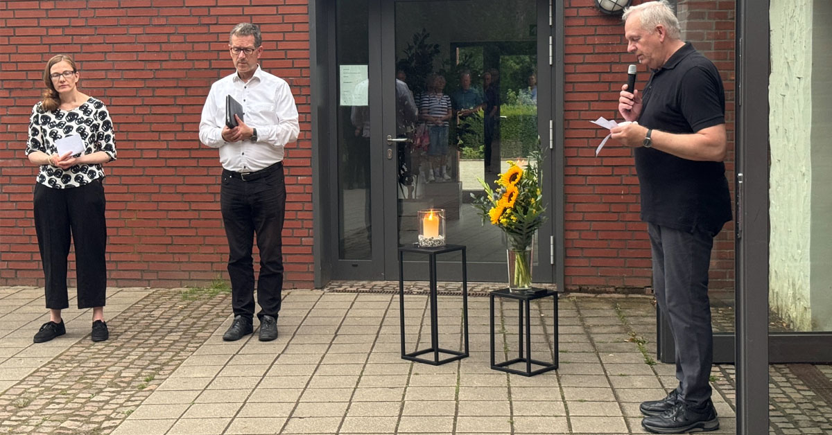 Gedenken Waldfriedhof Dorsten-Holsterhausen für ermordete Ukrainerin und ihr Kleinkind