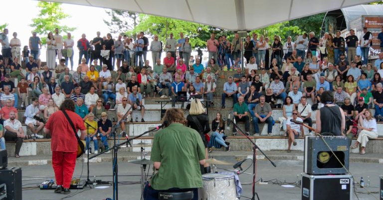 Hiqpy live Konzert in der Oude Marie im Bürgerpark Dorsten