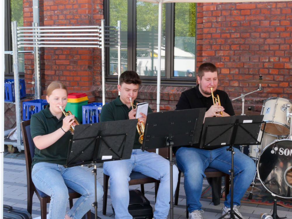Kiss My Brass begeistert bei Matinee am Dorstener Bürgerbahnhof
