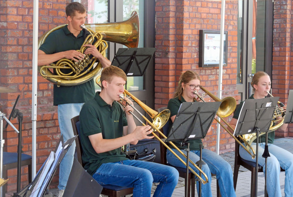 Kiss My Brass begeistert bei Matinee am Dorstener Bürgerbahnhof 