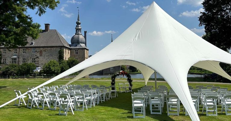 Heiraten im Sternenzelt: Neuer Trauort im Schlossgarten Lembeck