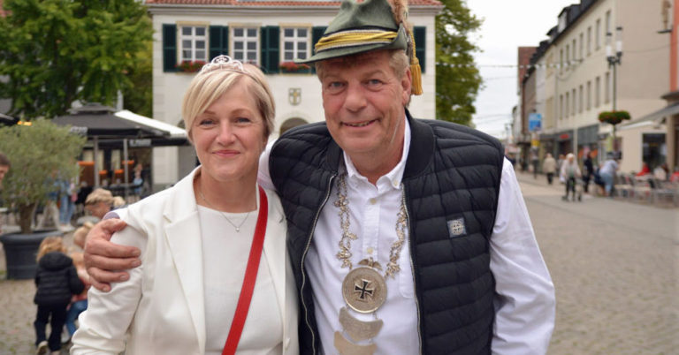 Kaiser Alexander Krauel und seiner Königin Anja Bellendorf- Vorparade Schützenfest Altstadt-Dorsten 2025