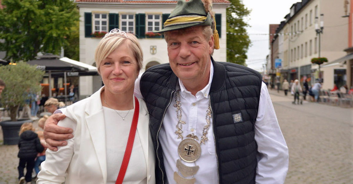 Kaiser Alexander Krauel und seiner Königin Anja Bellendorf- Vorparade Schützenfest Altstadt-Dorsten 2025