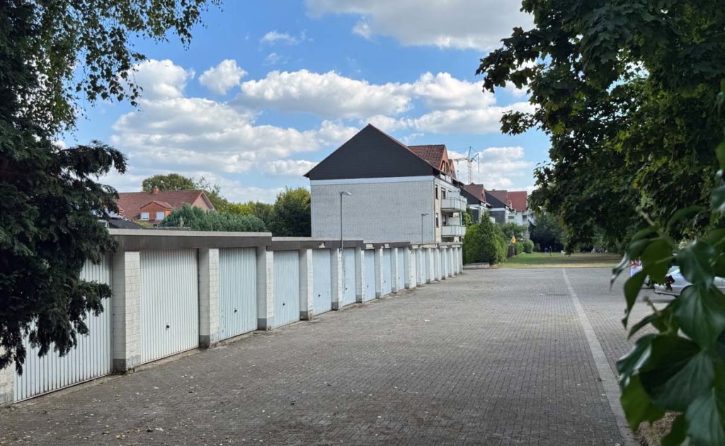 Mann verletzt nach Verpuffung auf Garagenhof Apostelstieg Dorsten-Holsterhausen