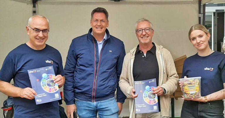 Wiedersehen auf dem Wochenmarkt: VHS Dorsten wirbt für neues Herbstprogramm