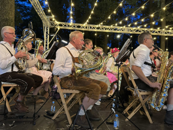 Die Brotzeit hat sich l&auml;ngst zu einem festen Termin im Dorstener Kulturkalender entwickelt. Wer einmal dabei war, wei&szlig;: Hier z&auml;hlen Musik, Gemeinschaft und ein unvergessliches Sommerabendgef&uuml;hl.